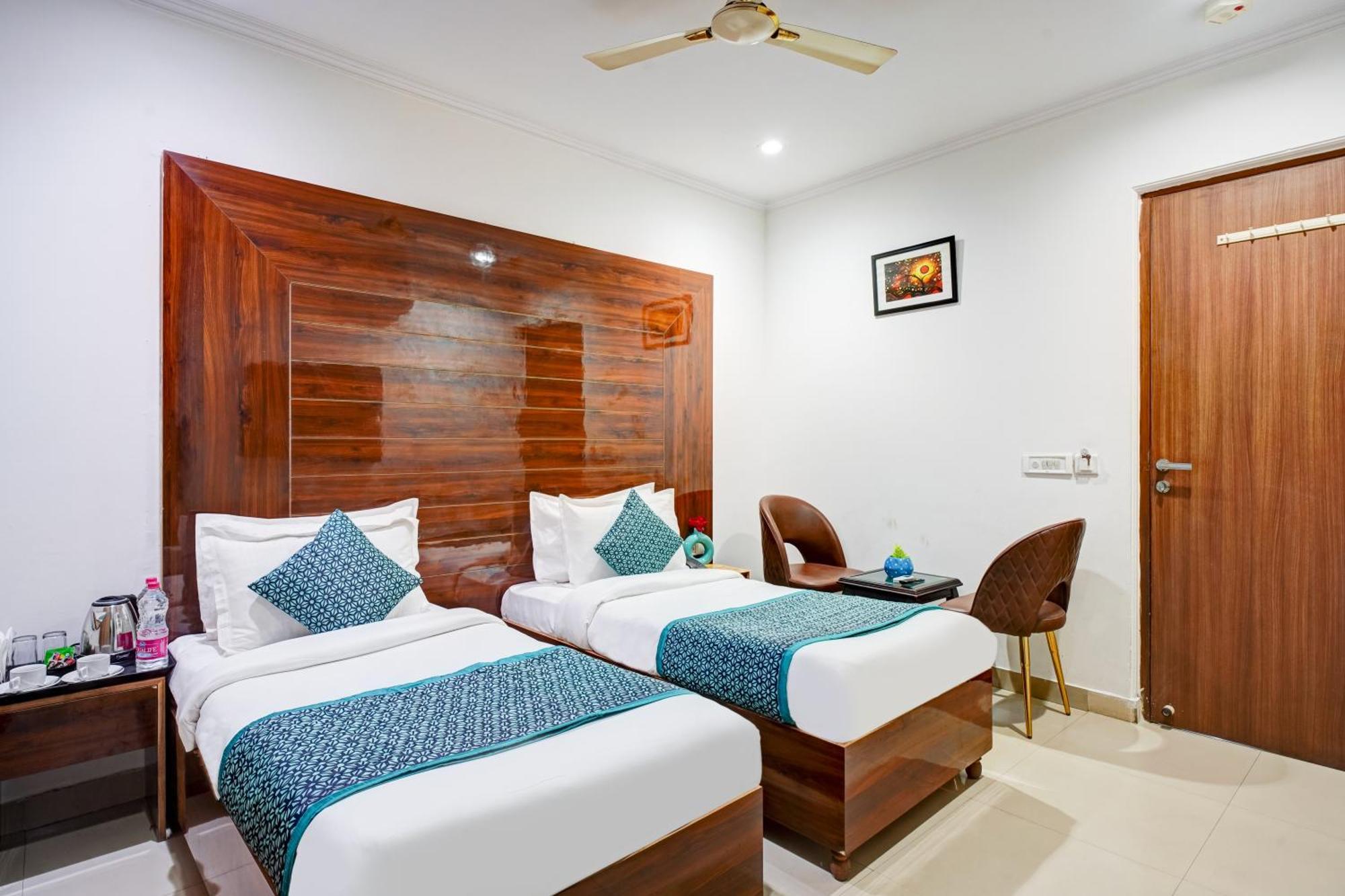 Hotel Chanakya Inn 뉴델리 외부 사진