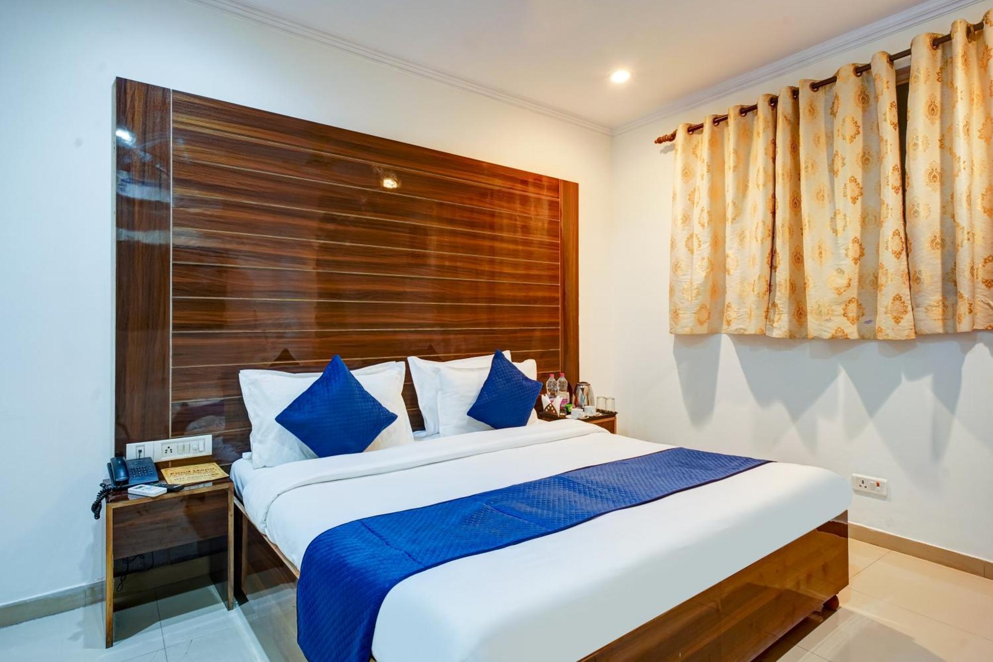 Hotel Chanakya Inn 뉴델리 외부 사진