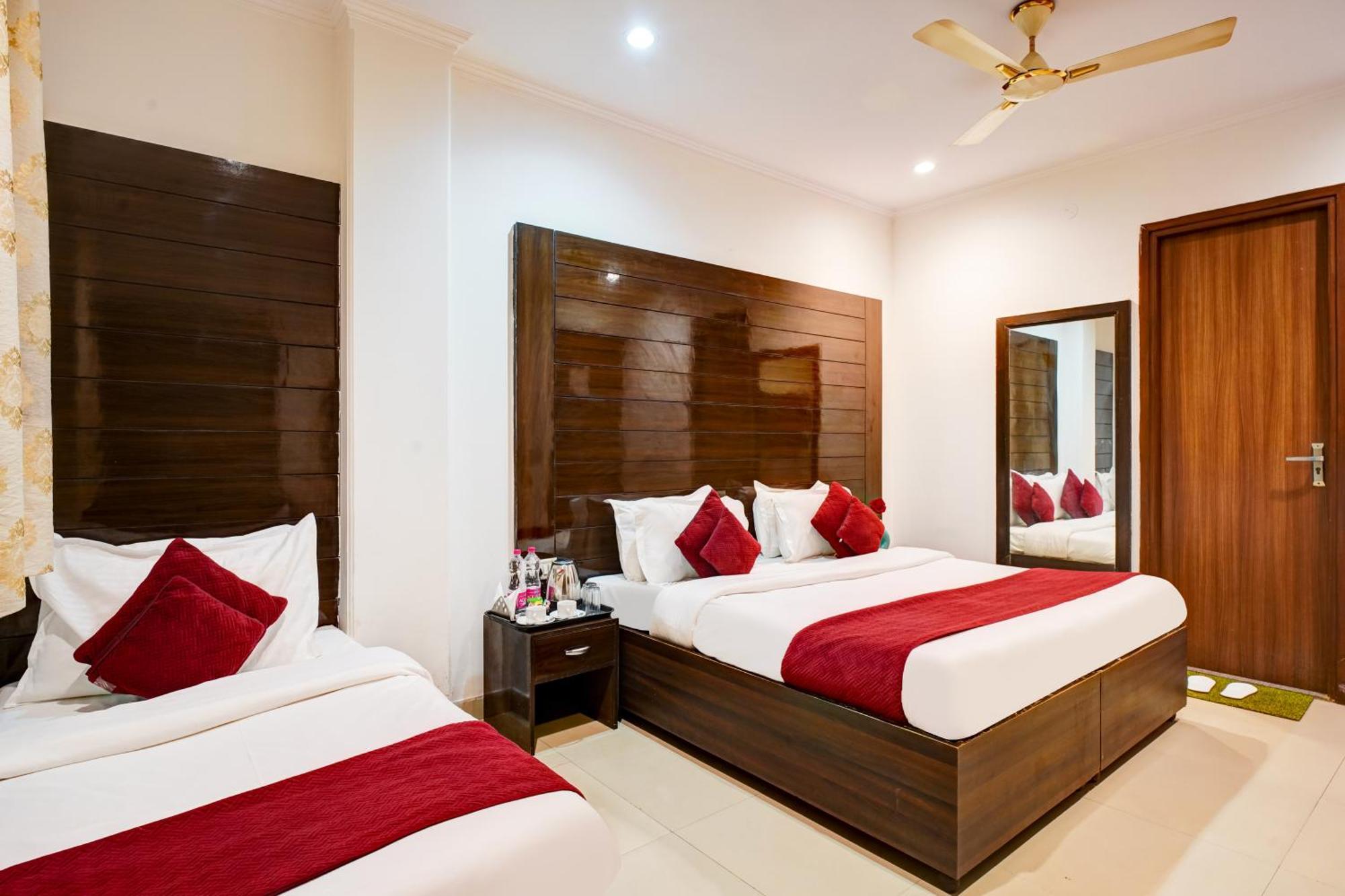 Hotel Chanakya Inn 뉴델리 외부 사진