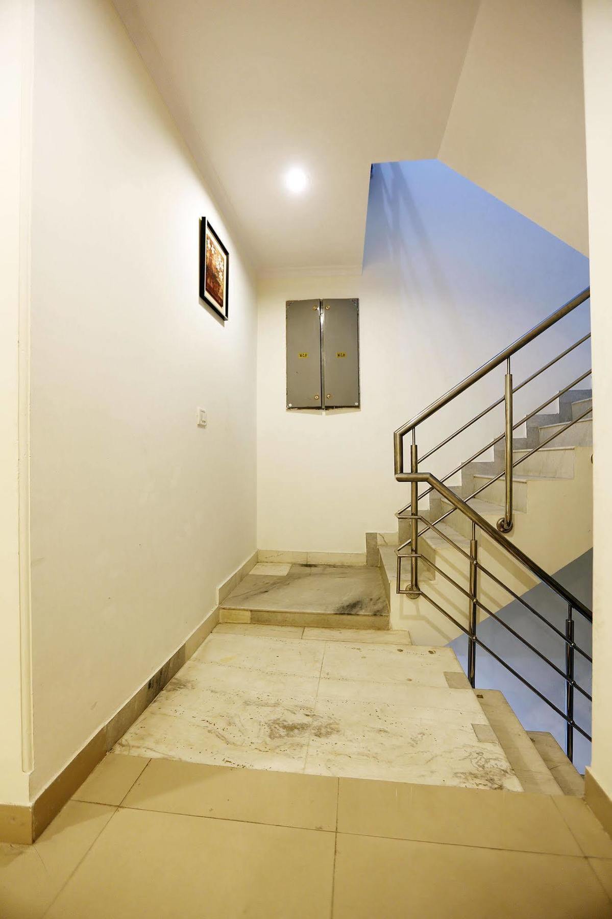 Hotel Chanakya Inn 뉴델리 외부 사진