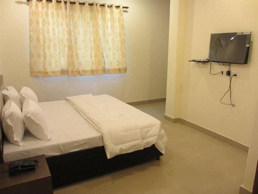 Hotel Chanakya Inn 뉴델리 외부 사진